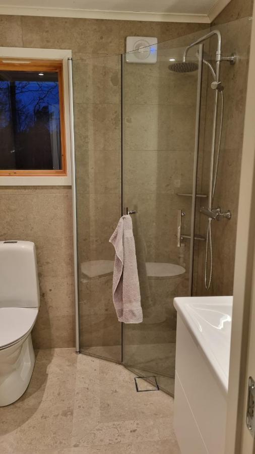 Norrtälje Fritidshus Rostockvaegen 40B - Guest House - Bring Own Bed Sheets מראה חיצוני תמונה